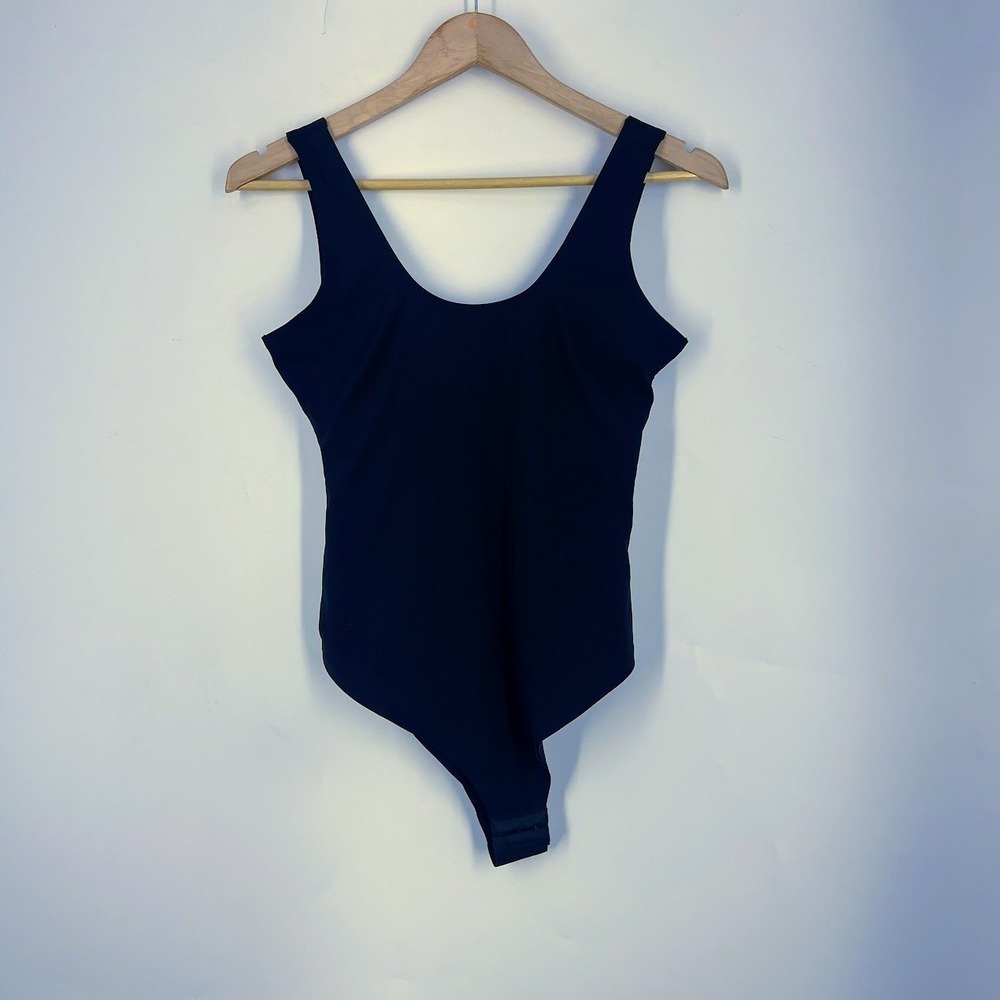 Pinsy Shapewear Bodysuit Womens Medium Black Scoop Neck Mesh Lined Thong Snap
